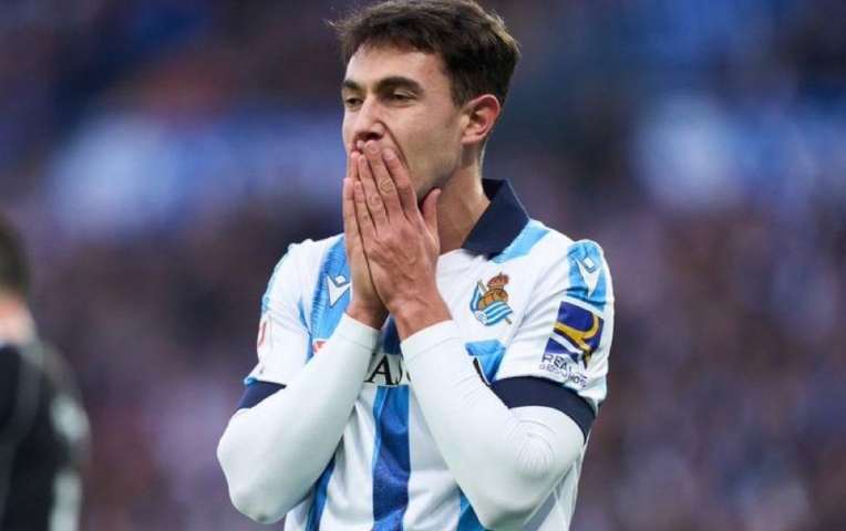 Martin Zubimendi lên tiếng bỏ ngỏ tương lai, Arsenal lo sốt vó