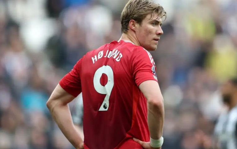 Hojlund phá vỡ im lặng trước tin đồn rời Man United