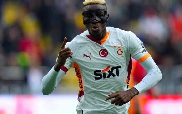 Osimhen bật đèn xanh cho MU và Liverpool