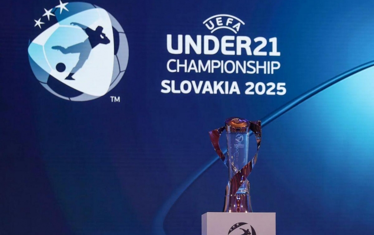 UEFA chính thức áp dụng luật mới cho thủ môn
