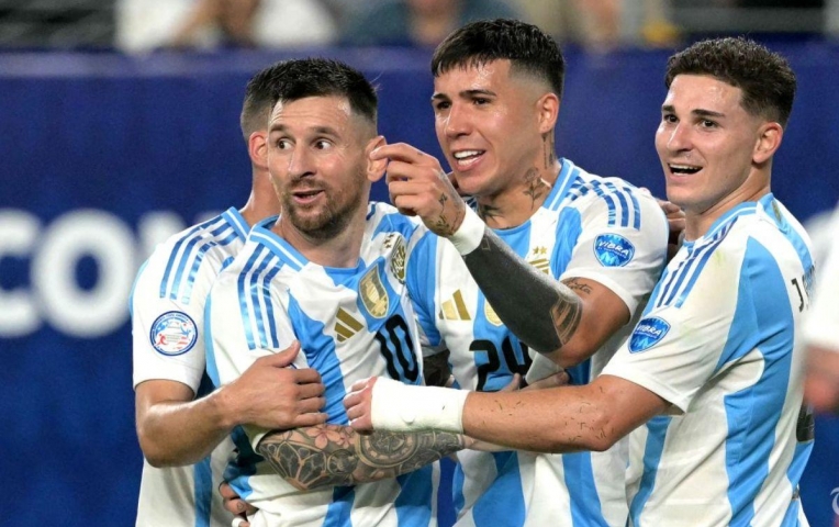 Luật ngầm về Messi ở tuyển Argentina khiến tân binh choáng váng