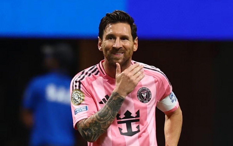 Messi phá vỡ quy định FIFA sau chiến thắng trước Porto
