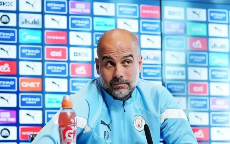 Pep Guardiola làm rõ chính sách nhân sự tại Man City