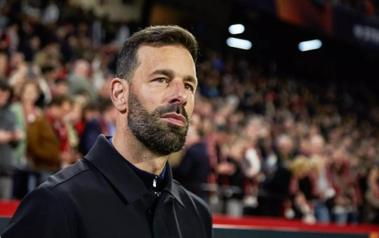 Leicester City chuẩn bị sa thải Ruud Van Nistelrooy