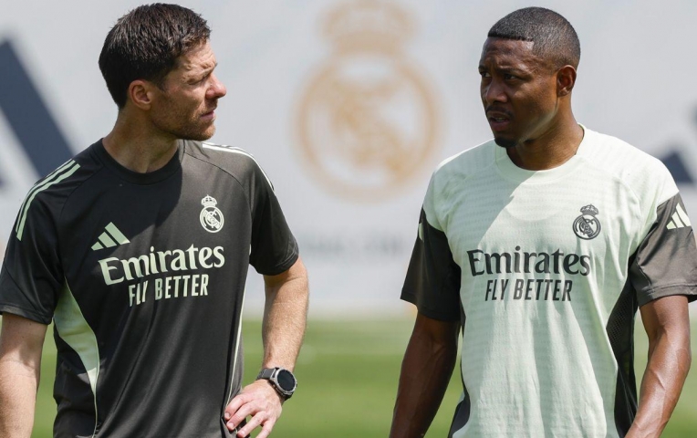 Xabi Alonso nhận tin dữ từ hàng thủ ngay trước mùa giải mới