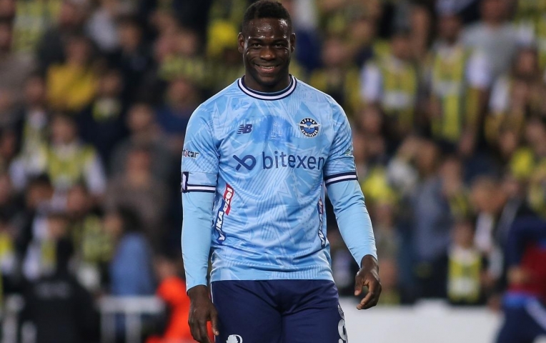 Mario Balotelli sắp có bến đỗ mới