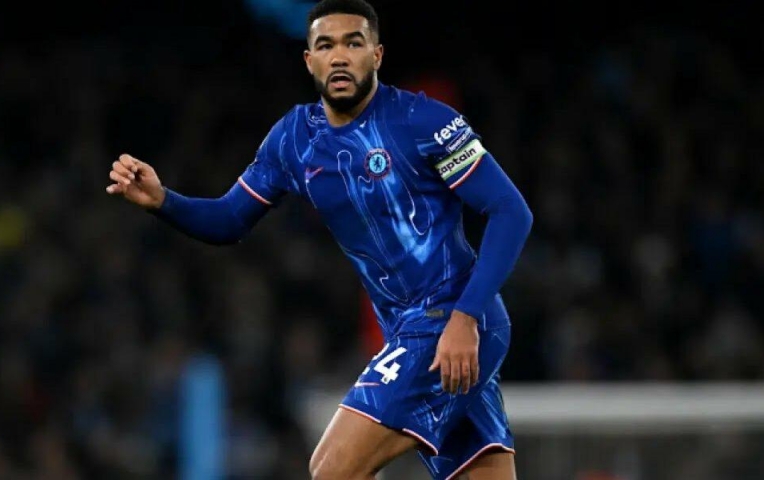 Reece James trấn an CĐV Chelsea