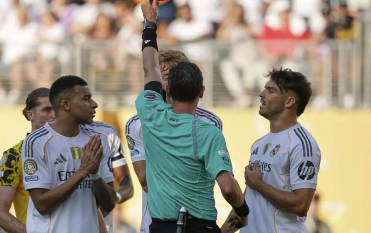 Thấy điều gì sau chiến thắng của Real Madrid?