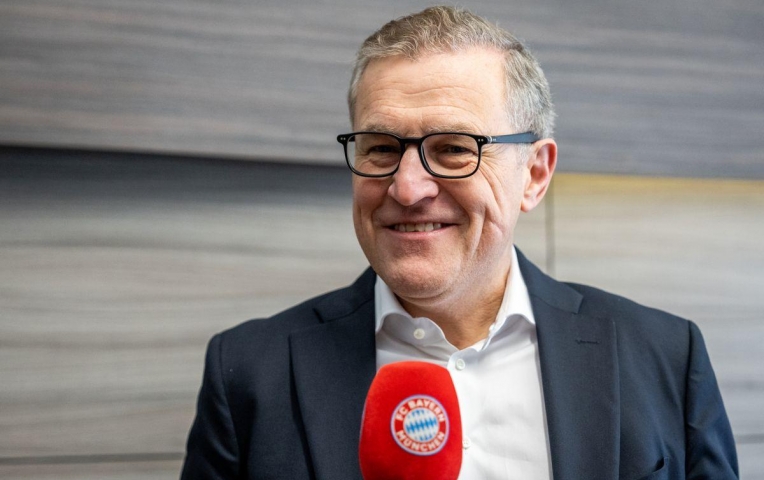 CEO Bayern cười lớn khi Nico Williams 'quay xe' với Barcelona