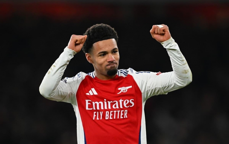 Arsenal 'trói chân' sao trẻ đến năm 2030!