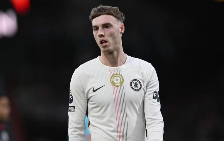 Chelsea gạch tên Cole Palmer khỏi đội hình chính