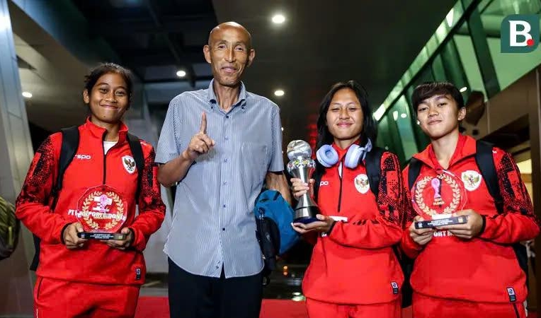 HLV Indonesia nhắc đến Việt Nam sau chức vô địch AFF Cup