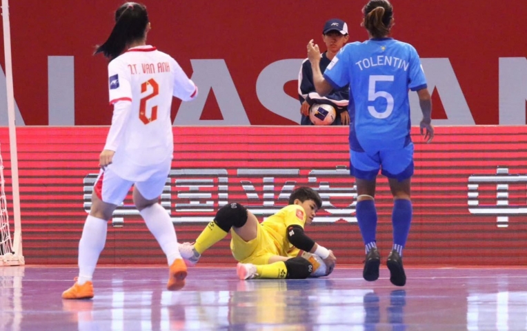 Thua 0-3, Philippines ngả mũ trước thủ môn tuyển Việt Nam