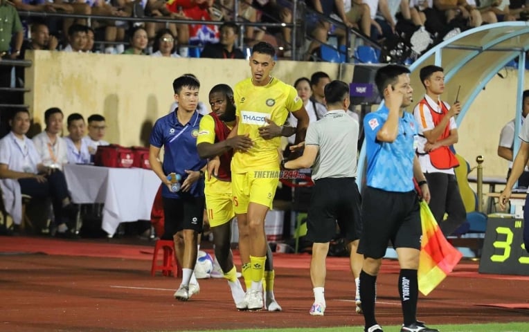 Hai cầu thủ bị cấm thi đấu ở vòng 2 V-League