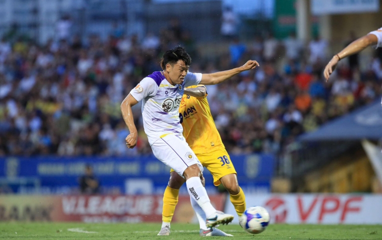 Hà Nội FC gửi công văn kiến nghị trọng tài vì làm sai luật
