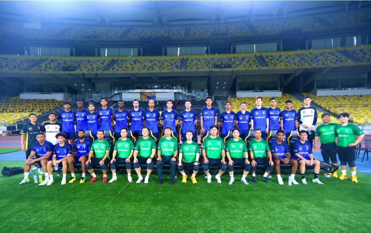 HLV Kim Sang Sik chốt 26 cầu thủ đấu Man Utd