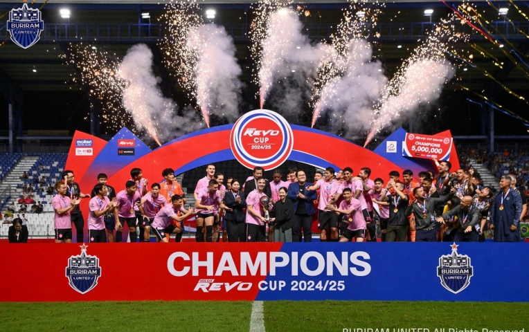 Buriram United hoàn tất cú ăn 4 lịch sử