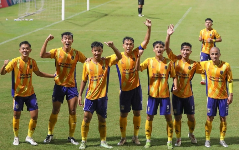 Vừa chia tay cựu HLV U23 Việt Nam, đại gia hạng Nhì thắng đậm 4-1