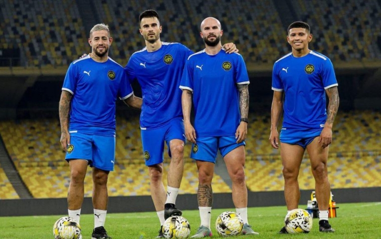 CĐV yêu cầu FIFA điều tra dàn sao nhập tịch của Malaysia