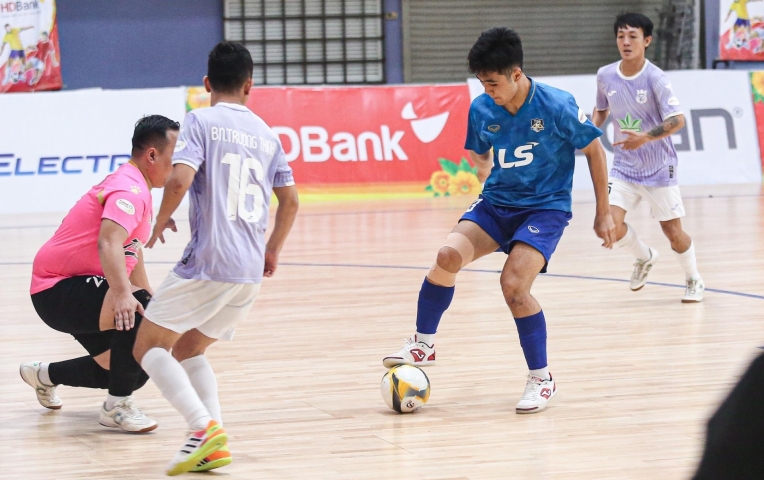 Thái Sơn Bắc thắng đậm 7-0, gây áp lực lớn cho nhà ĐKVĐ