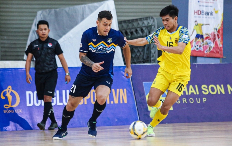 Thắng đậm 5-1 đối thủ, ĐKVĐ Thái Sơn Nam đòi lại ngôi đầu