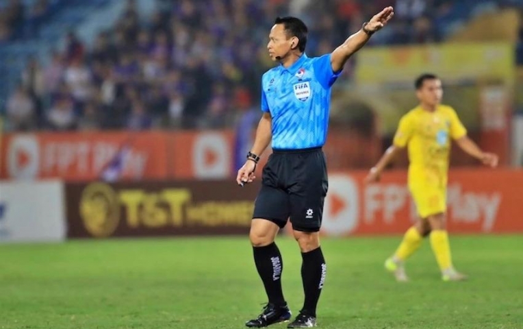 Kịch tính tấm vé xuống hạng V-League: Trọng tài FIFA làm nhiệm vụ