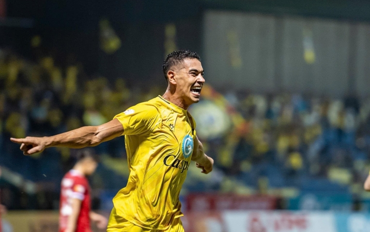 Hậu vệ Brazil viết tâm thư rời đội bóng V-League