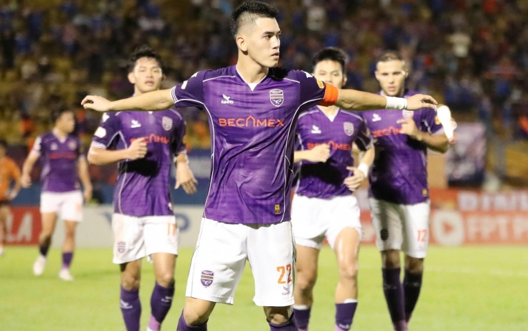 Tiến Linh xuất sắc giành đồng Vua phá lưới V-League 2024/25