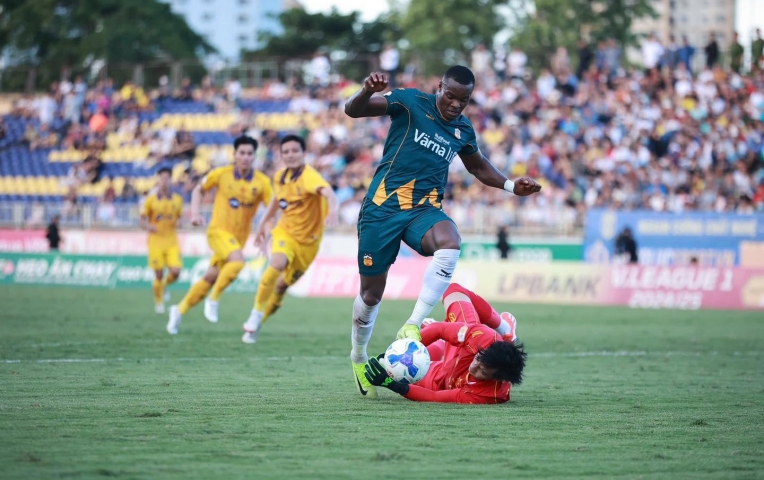 HAGL chia tay tiền đạo Brazil