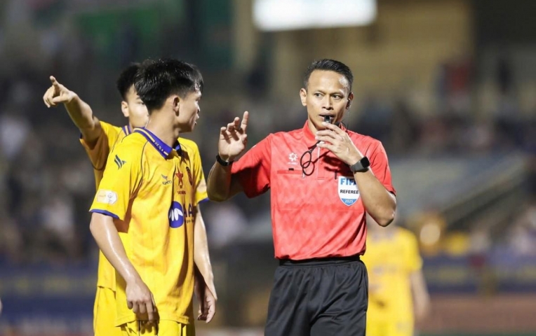 Danh tính trọng tài ngoại bắt trận play-off siêu kinh điển Đà Nẵng vs Bình Phước