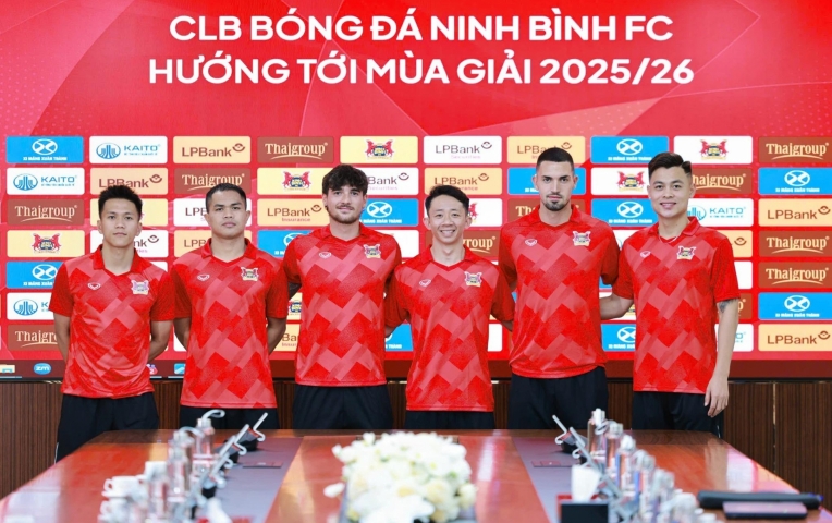 'Đại gia' V-League công bố loạt tân binh khủng, đua vô địch mùa tới?