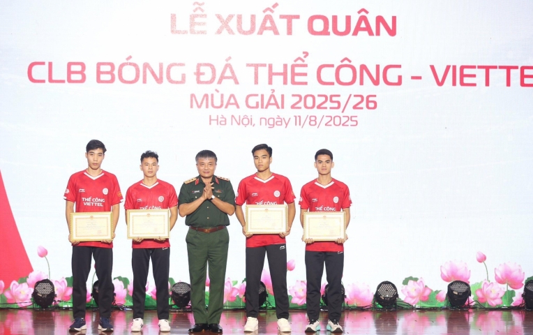 4 tuyển thủ U23 Việt Nam nhận bằng khen cao quý