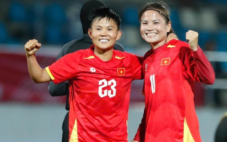 Lật cổ chân ngay trước trận đấu, tuyển thủ nữ Việt Nam lập hat-trick đẳng cấp vào lưới Malaysia