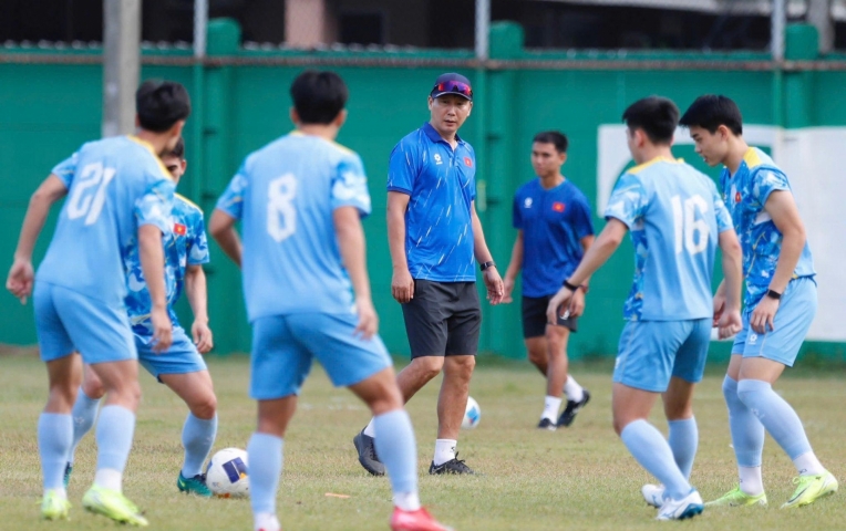 U22 Việt Nam quyết đấu Malaysia, HLV Kim Sang Sik bất ngờ nhắc trận thua đau 0-4