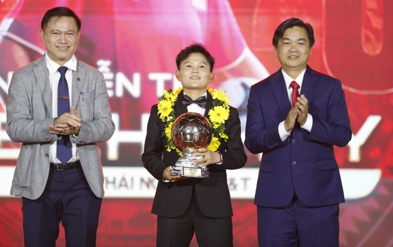 Nghĩa cử cao đẹp của QBV nữ Việt Nam 2025