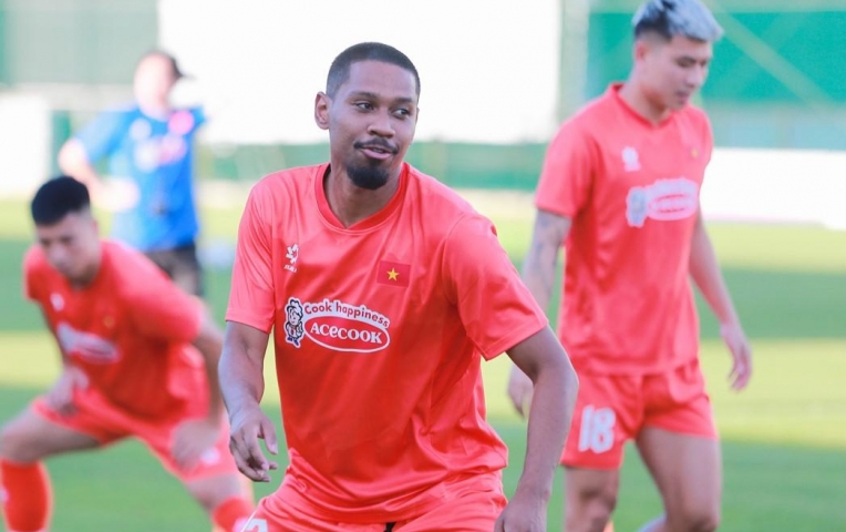 Hậu vệ Việt kiều ĐT Việt Nam trở về Pháp