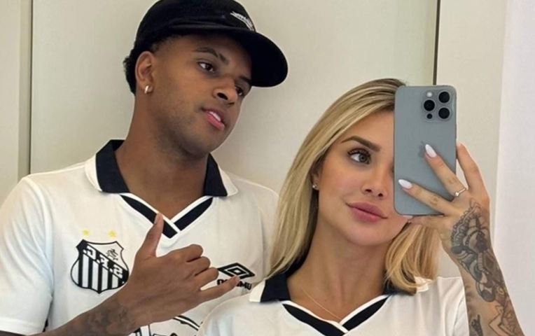 Ngôi sao bị tố 'lười tắm' của Real Madrid chia tay bạn gái