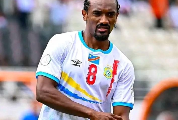 Độc lạ châu Phi: Trọng tài dọa đuổi cầu thủ nếu không lên cáng rời sân