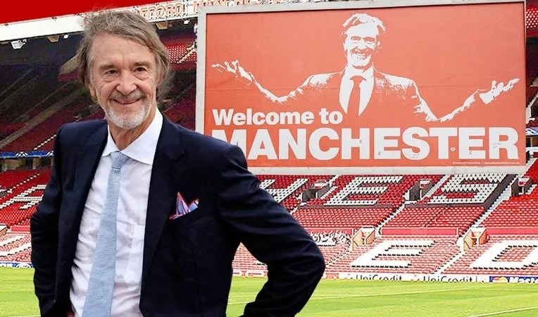 Bị MU ruồng bỏ, 'siêu tiền vệ' lên tiếng về việc trở lại Old Trafford