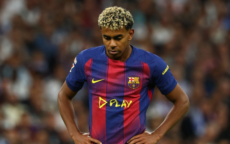 Barca để mắt đến cầu thủ có thể 'bắt chết' Lamine Yamal
