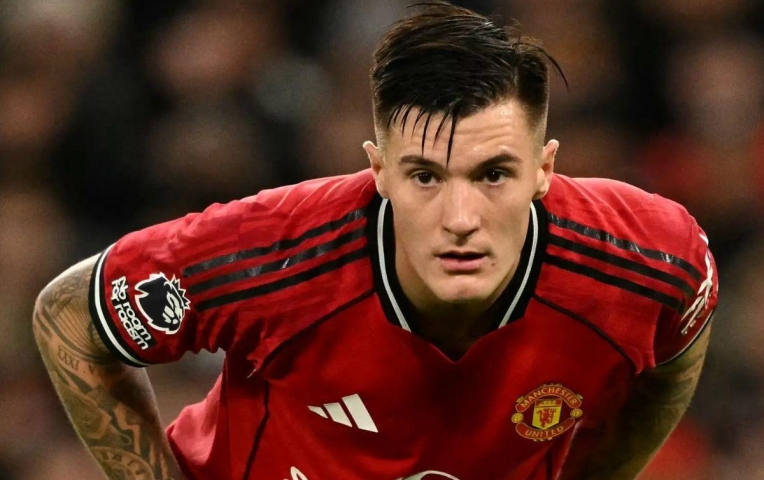 MU gặp biến lớn, tân binh 74 triệu Bảng chưa hẹn ngày trở lại