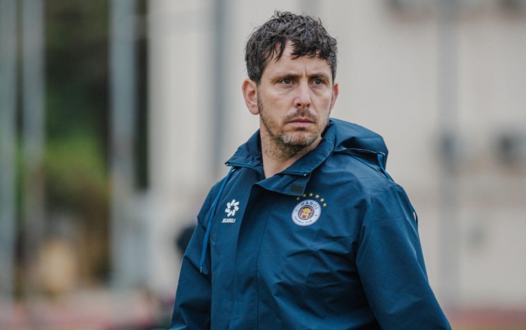 HLV châu Âu chính thức cập bến V. League