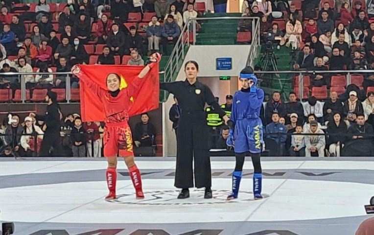 Cô giáo mầm non Việt Nam vô địch MMA châu Á chưa đầy 1 phút