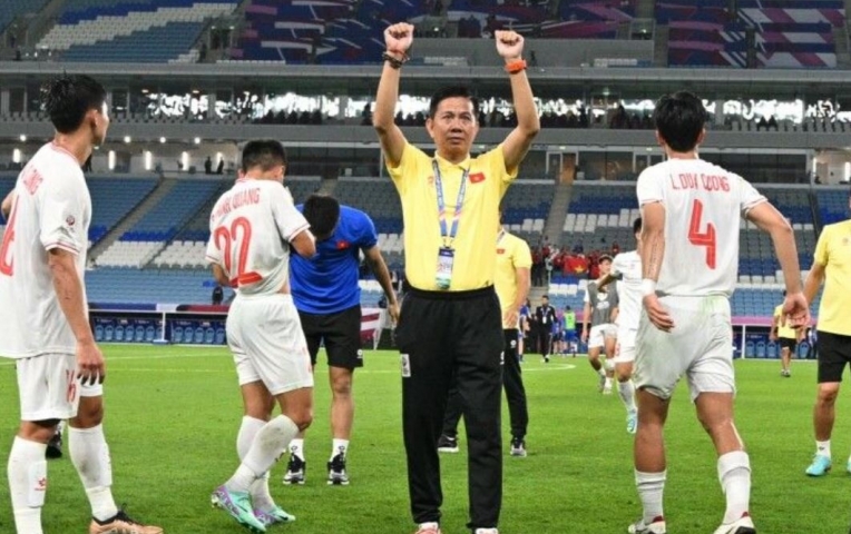AFC 'phát sốt' vì HLV Hoàng Anh Tuấn