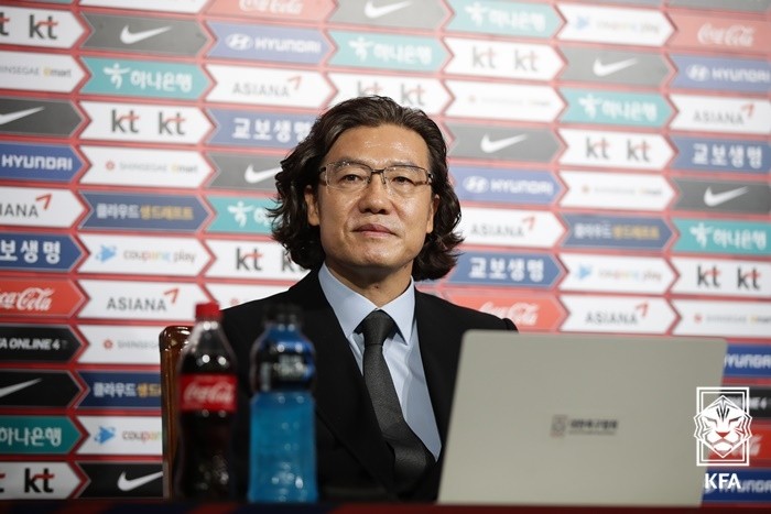 Vừa từ chức trước AFF Cup, HLV Hàn Quốc lập tức có bến đỗ cực bất ngờ