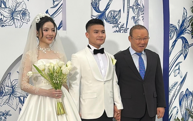 HLV Park Hang Seo dự đám cưới Quang Hải