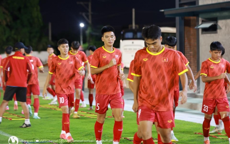 Đã rõ 5 cầu thủ Việt Nam đầu tiên lên tuyển