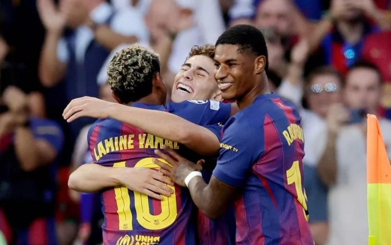 CĐV Barcelona bỏ phiếu 'giữ chân' tiền đạo đình đám