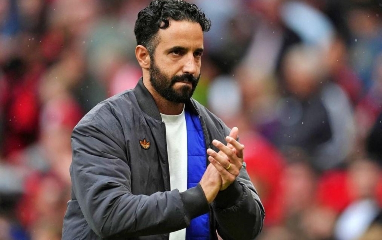 CĐV MU bất ngờ 'quay xe' với Ruben Amorim