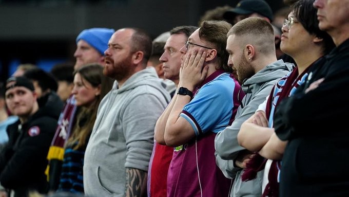 Vừa chịu thất bại, Aston Villa nhận thêm 'tin dữ' về NHM